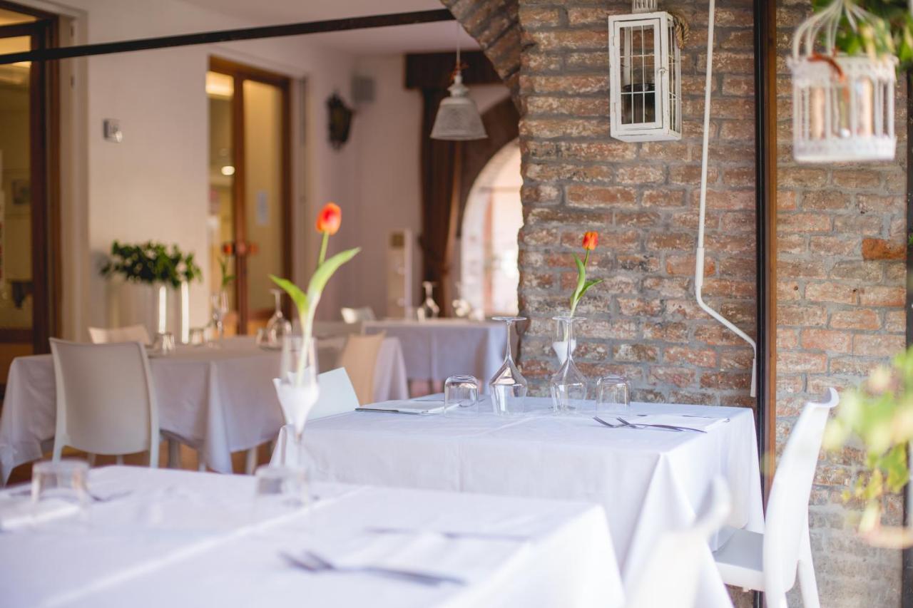 Albergo La Rocca 브리시그헬라 외부 사진