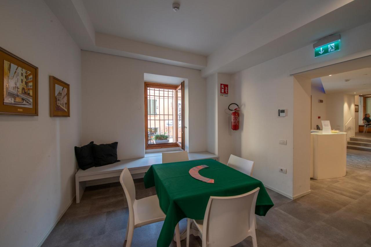Albergo La Rocca 브리시그헬라 외부 사진