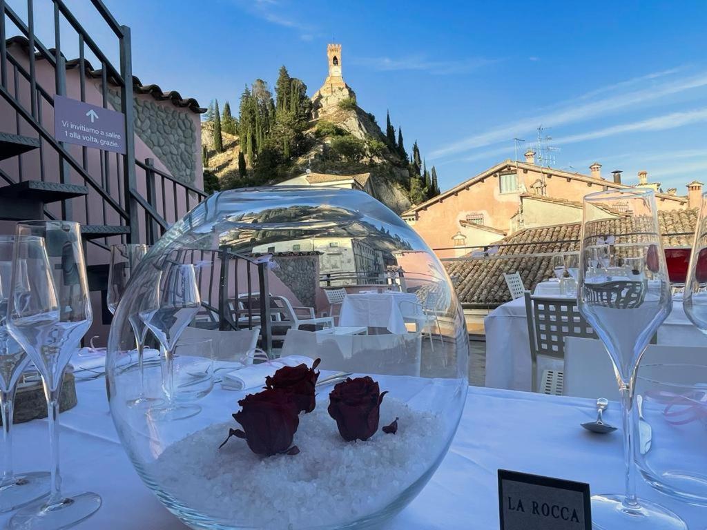 Albergo La Rocca 브리시그헬라 외부 사진