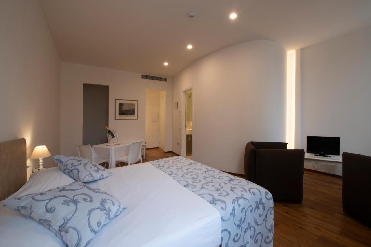 Albergo La Rocca 브리시그헬라 외부 사진