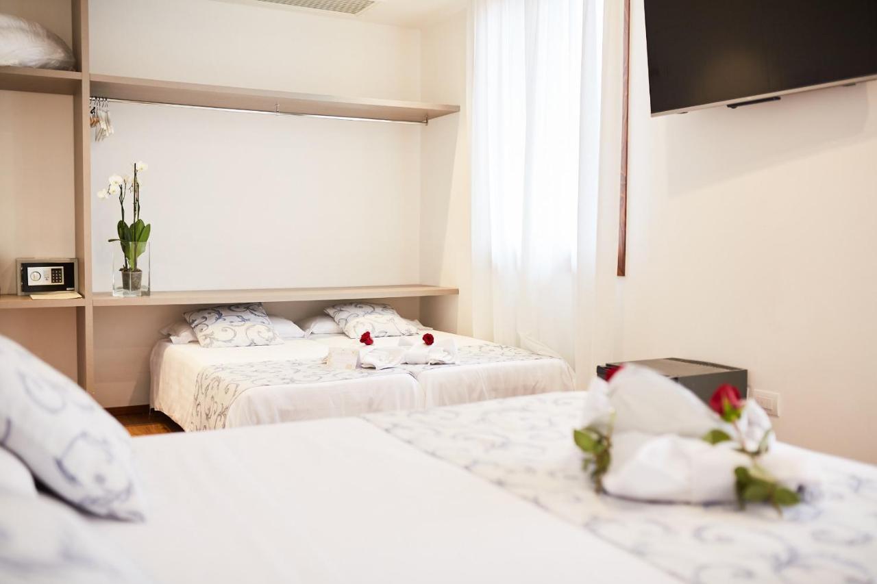 Albergo La Rocca 브리시그헬라 외부 사진