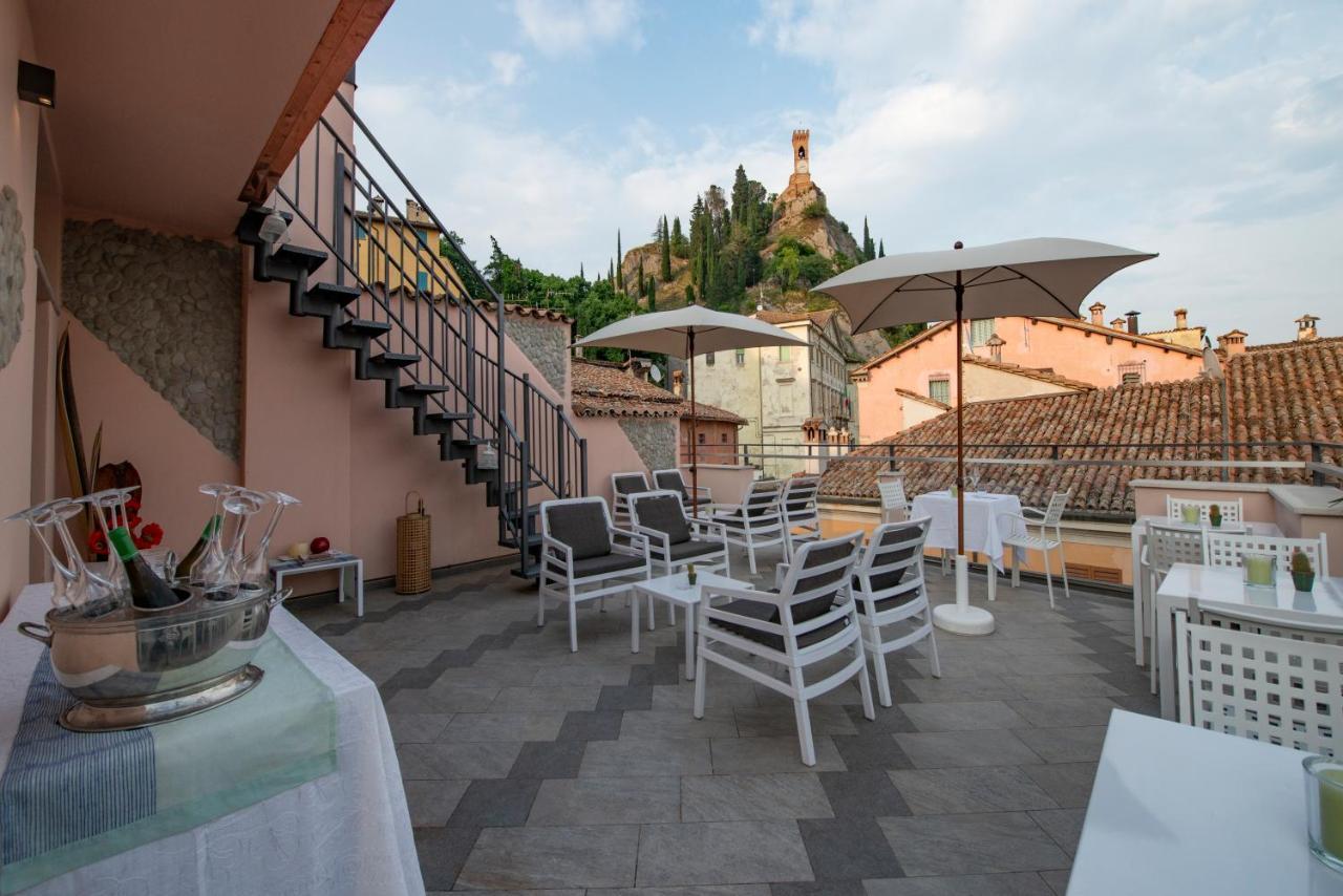 Albergo La Rocca 브리시그헬라 외부 사진